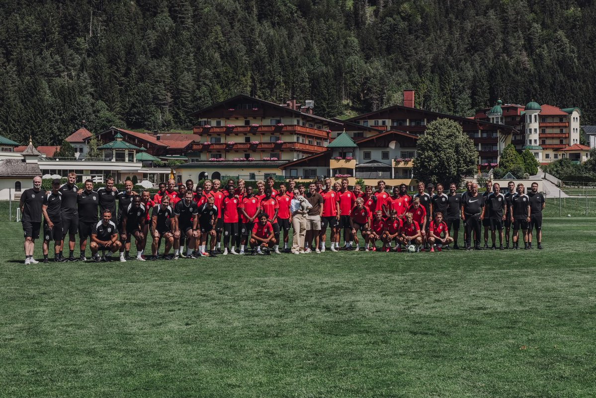 MichaelEssien's tweet photo. Thanks for having us @fcnordsjaelland ⚽️♥️ #Austria #Kössen #Preseason⚽️ https://t.co/1opLSeaEwL