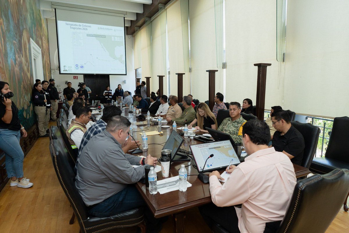 AdolfoSalazar_'s tweet photo. Atendiendo la instrucción de nuestro gobernador @AlfonsoDurazo, instalamos el Comité de Operaciones de Emergencia (COE) para la temporada de lluvias y ciclones tropicales 2026.
                                                                                                             La prevención, la coordinación institucional y la respuesta oportuna son fundamentales para salvaguardar la integridad y el patrimonio de las familias sonorenses.