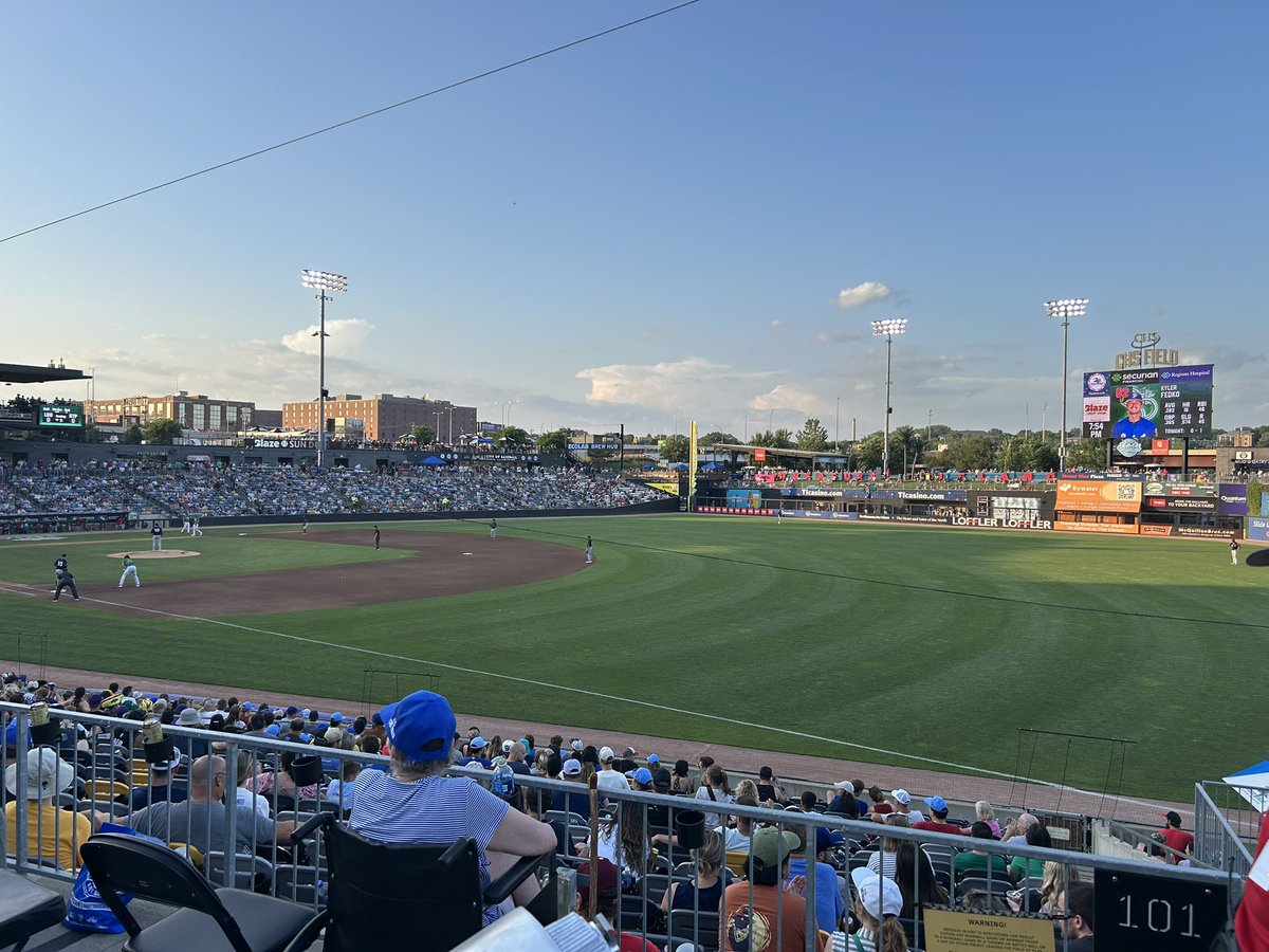 pizmobets's tweet photo. IN THE FLESH:

Placed Pregame: 

Bet 1: 
• ST PAUL SAINTS ML vs Louisville Bats
• 5 units. To Pay: 9.17
• -120

Bet 2:
• Total Runs UNDER 11
• 2 units. To Pay: 4.6
• +130

LETS GO SAINTS https://t.co/n4h3JodDsa