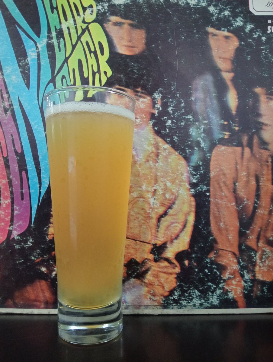 FCervisia's tweet photo. Inicia el viernes de #CebadaYVinyl con Checa La Bohemian de Cerveza Cardera una Czech Pilsner fresca y seca con 4.7%
Ten Years After, 1967
#Frigus #beer #cerveza #craftbeer #beerme #beertime #beerlover #BrothelHB #drinkbeer #vinylrecords #vinylcollector #viernes #birra #bier https://t.co/KqhOxYTWqg