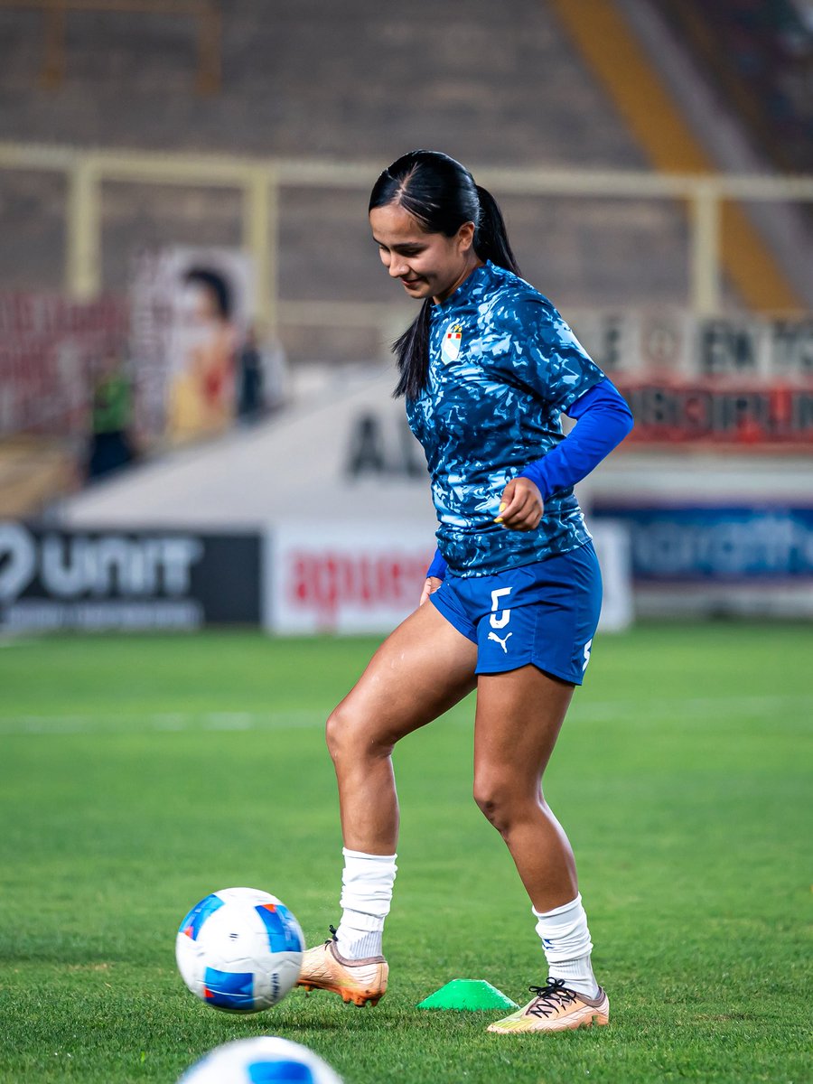 SCfemenino's tweet photo. ESTAMOS 💪

▶️ En breve inicia la final, vuelta ⚽️

¡VAMOS, CELESTES! 🩵

#SCfem
#FuerzaCristal https://t.co/K3FmO49Blg