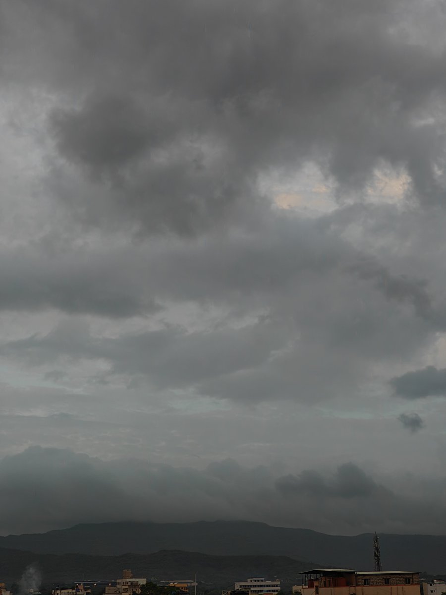 swwapnil_ghule's tweet photo. Good Morning #X Mates !

#PuneRains 
#CloudChasing
#Saturday https://t.co/1aLlx8HLFx