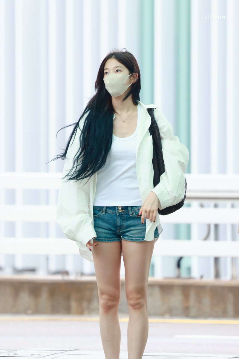 demure_kz's tweet photo. 260718 | ICN DEP

#르세라핌 #LE_SSERAFIM 
#카즈하 #KAZUHA #カズハ https://t.co/JvRFyhekrM