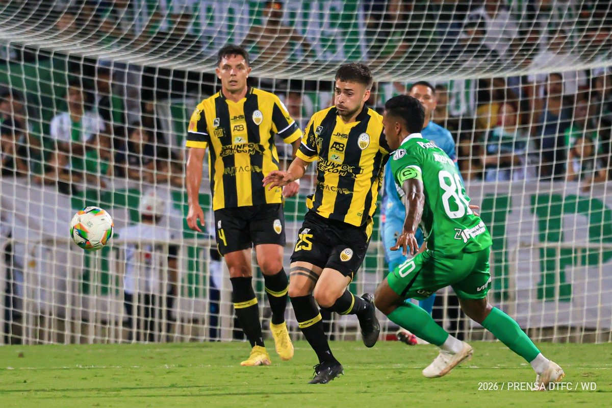 DvoTachira's tweet photo. [ENTRETIEMPO] | #NAC 🇨🇴 0-1 🇻🇪 #TAC | 📸 Gráficas que nos dejó el primer tiempo en el Atanasio Girardot, donde el AURINEGRO gana parcialmente el partido benéfico 🆚 Nacional #JuntosPorVenezuela 🤝

📲 https://t.co/A9x6xkhHCT

#VamosTáchira 💛🖤 https://t.co/AvM14mDe2u