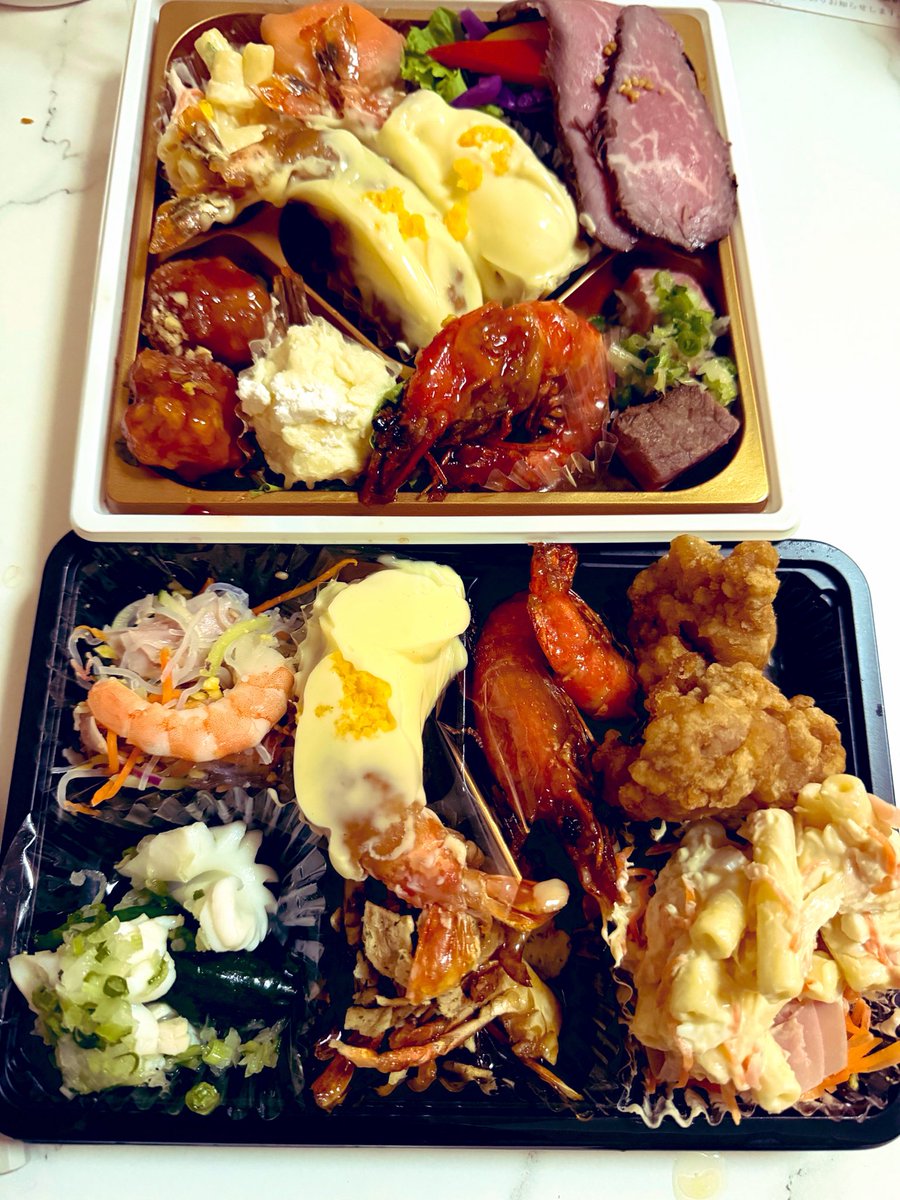 Reiko31869375's tweet photo. 昨日、結婚記念日を忘れて
お仕事を入れてた旦那さん。

慌てて仕事と仕事の合間に伊勢丹に寄って
オードブルと花束を買って帰ってくれました💐🤭🌸

この幸せが続きます様にの想いも込めて
今回は黄色い花束にしたらしい

13回目の結婚記念日

これからも宜しくね⟡.*

 #瓜田夫婦 https://t.co/aHioj81saL