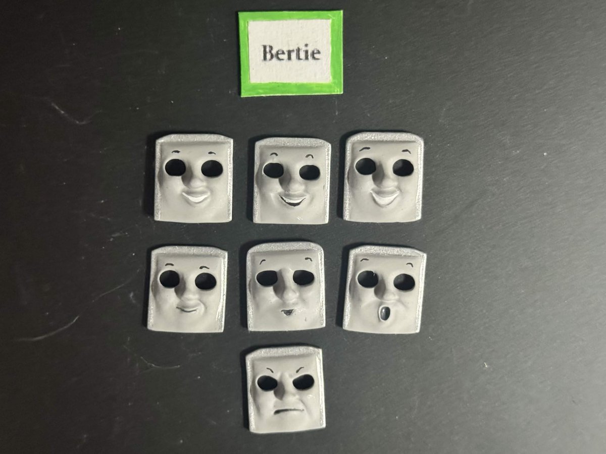 tomasdaspoon's tweet photo. Face tweet for all the different expressions (so many holy crap AHHHHH) https://t.co/V5F6hdNPIN