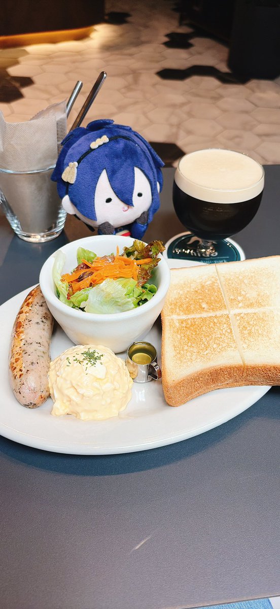 azu_ichi3's tweet photo. 連休のスタートを飾る大変有意義なモーニングを取るなどします
気になってたお店の珈琲美味〜☕️ https://t.co/CqjUzhRuA4