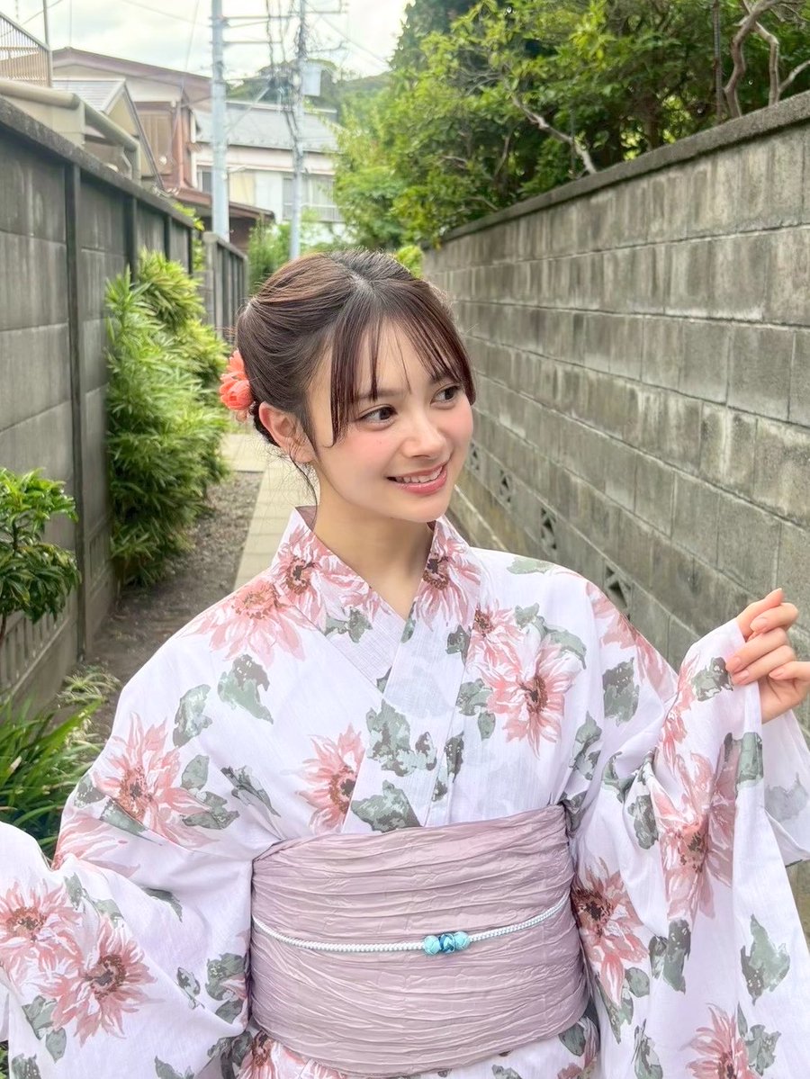 AKB48_staff's tweet photo. ¸✧•.ꉂꉂ📢 いともものお知らせ🎇 +:｡:✧

7月25日(土)18:30〜
テレビ東京「アサヒ スマドリスペシャル
独占生中継 隅田川花火大会 2026」に
#伊藤百花 @momoka_ito1206 の
ゲスト出演が決定しました❕

東京の夏の風物詩を盛り上げます🪅
いとももと一緒に花火🎆
ぜひご覧ください❊❊✻✨ https://t.co/TKtHUC2CFi