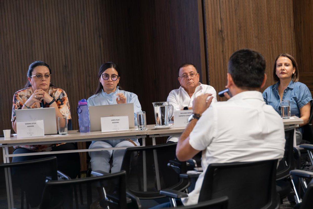 comisioncreg's tweet photo. ✈️ Barranquilla fue sede de la primera jornada regional de socialización de las propuestas regulatorias de la CREG para determinar la estructura de precios del combustible de aviación. El diálogo continuará en Cali (24 de julio) y Bogotá (29 de julio). https://t.co/JzYx7B0X1H