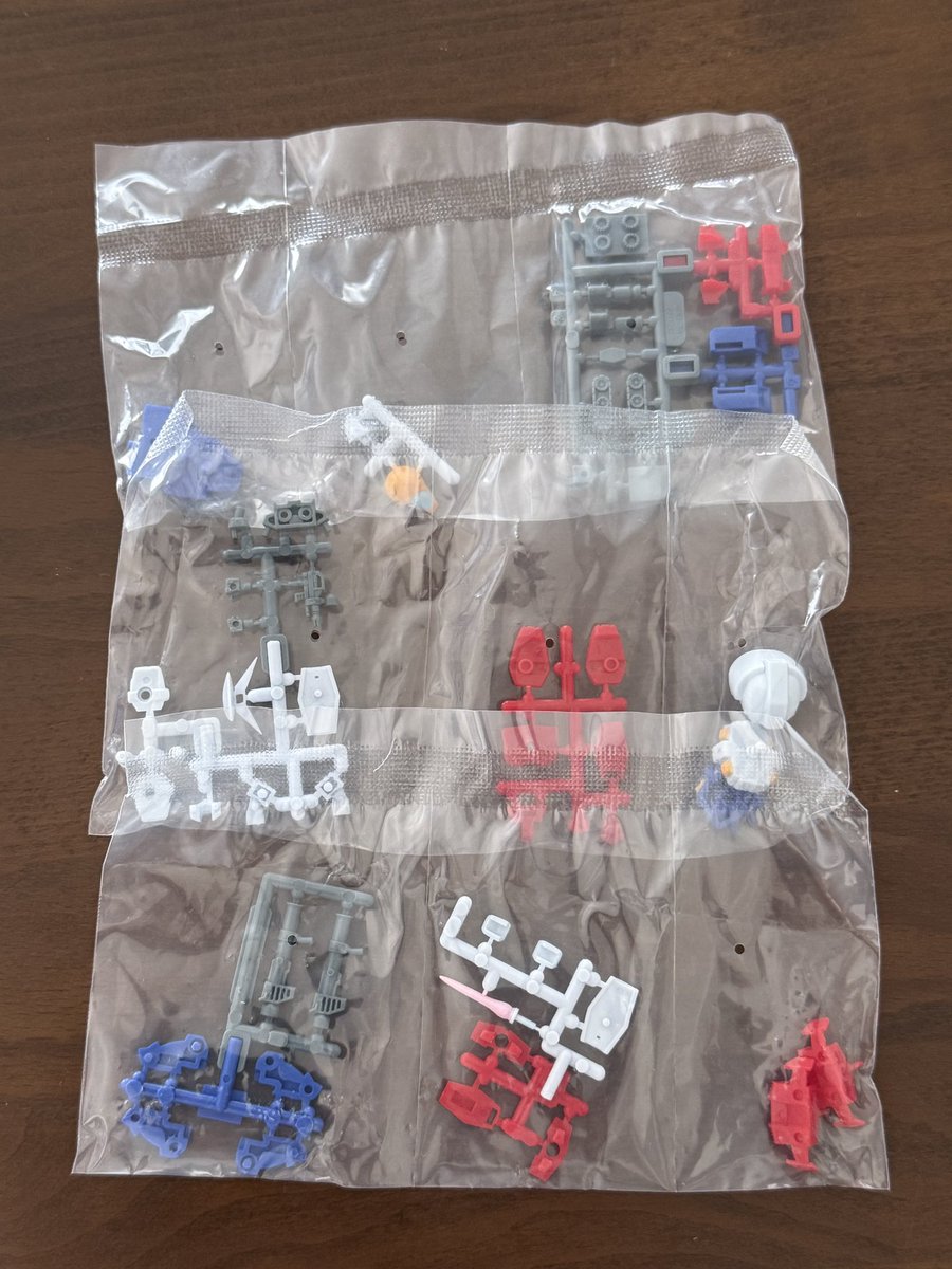 Algus_C's tweet photo. 3つでガンダムセット揃いました。
勝利 https://t.co/85bUl8zwga