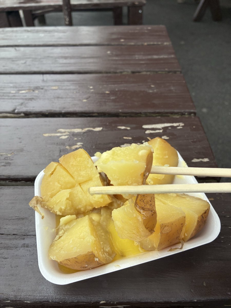 impalus1300's tweet photo. 腹パンでも食う😎
じゃがバタおじさんと
ずっとバイクイベントの話ししてる( ˘ω˘ )おもろ https://t.co/3ouMR3Yv4P
