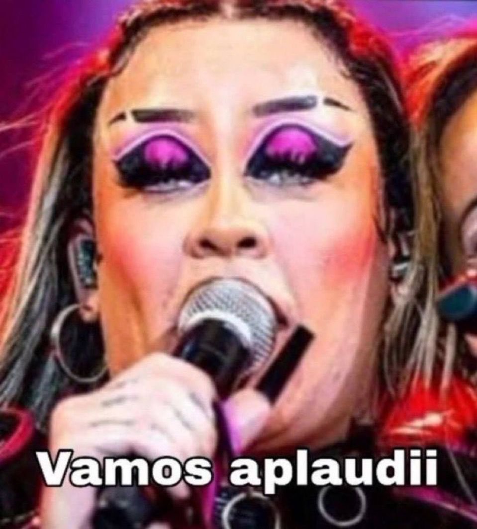 mtthsx's tweet photo. @cynodory eu mandei minha selfie mesmo pra voltar a ver meus porno pig amiga meu jusbrasil é pior que isso https://t.co/acvNk0lEgY