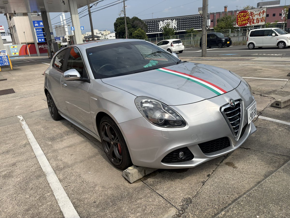 Bookworm_Yuji's tweet photo. 洗車〜！ピカピカ✨ https://t.co/TTINzTchmF