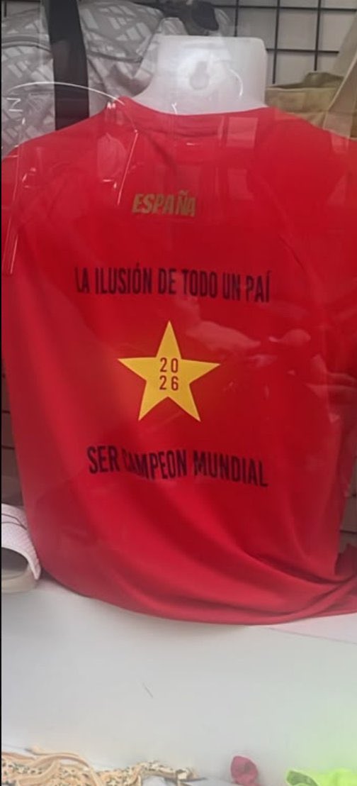 Emabujno's tweet photo. @el_iucas @jpqv969 @DAZNFutbol Y esto también es fake? Y los medios como marca bordando la segunda también? El periodismo de tu país se da por ganador y por consecuente un montón de españoles también, es un efecto dominó esto.  Pero sigan así hablando antes que cuando tenes que hablar en la cancha. https://t.co/u8TsSjRwrk