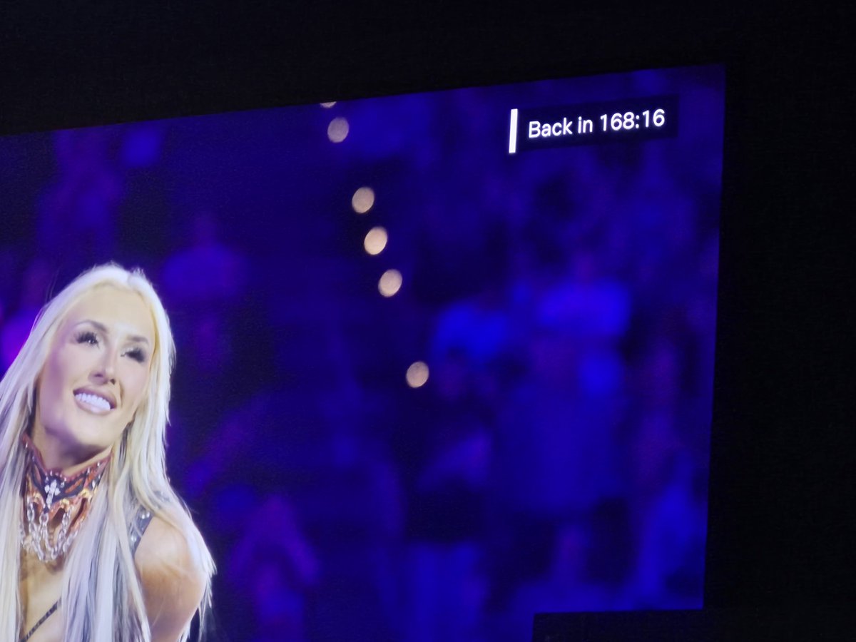 theBROOKESEY's tweet photo. Cool, be back in 3 hours I guess
#SmackDown https://t.co/wR2mQF53Nn