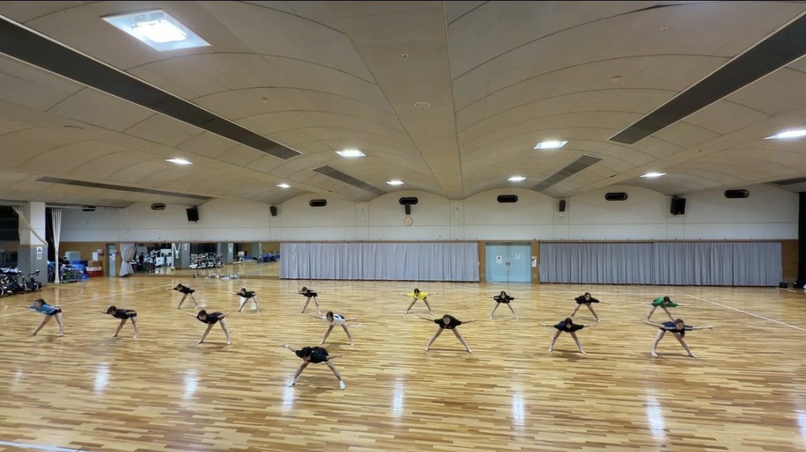 NSSU_GymClub's tweet photo. 7月2日(木)から7月15日(水)は夏季実習期間中の練習となりました🤸
実習期間の練習では、1人1人の質を高め、全員で技を合わせることを目標として練習を行いました❗️

前期発表会はOB.OGの先輩だけでなく、部活動に所属していない在学生も当日、お待ちしております🫶🏻
#日体大体操部 #前期発表会 #実習 https://t.co/7hA3n871H9