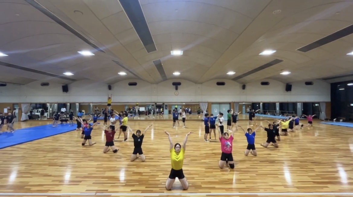 NSSU_GymClub's tweet photo. 7月2日(木)から7月15日(水)は夏季実習期間中の練習となりました🤸
実習期間の練習では、1人1人の質を高め、全員で技を合わせることを目標として練習を行いました❗️

前期発表会はOB.OGの先輩だけでなく、部活動に所属していない在学生も当日、お待ちしております🫶🏻
#日体大体操部 #前期発表会 #実習 https://t.co/7hA3n871H9