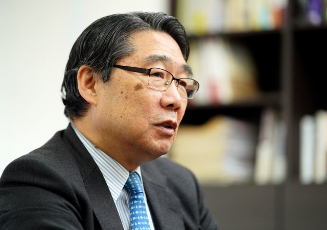 tanakaseiji15's tweet photo. 狂ってるだろ！

前川喜平氏（７１）「国旗損壊罪なんてできたら、毎日交番の前で白い紙の表と裏に赤い丸を書いて、破ってやる」（2026年1月31日のポスト） https://t.co/86afgQXYwj