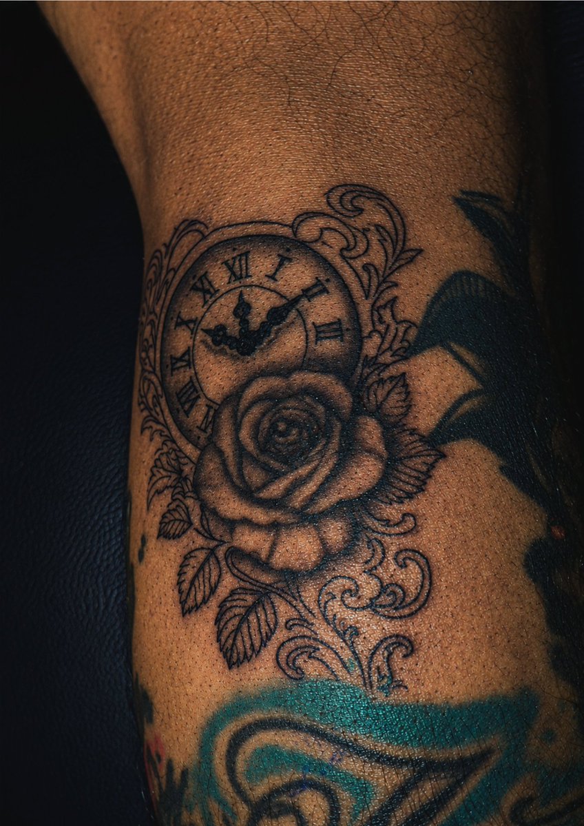 barboys7's tweet photo. Primera sesión del tatto https://t.co/qixTavgzYR