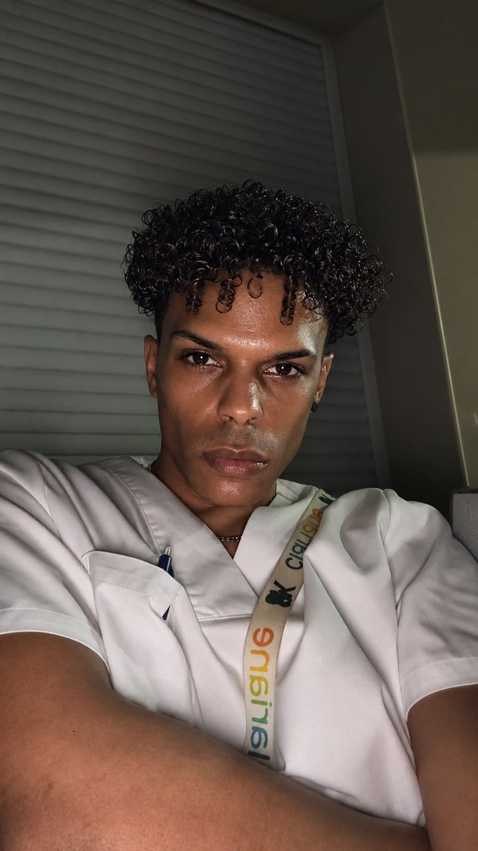 Tismeyxna's tweet photo. J’viens soigner qui la ? 🫦🔥
#gay #mlm #x #soignant #porngay #curlyhair #bigdick https://t.co/lgM0av12Xg
