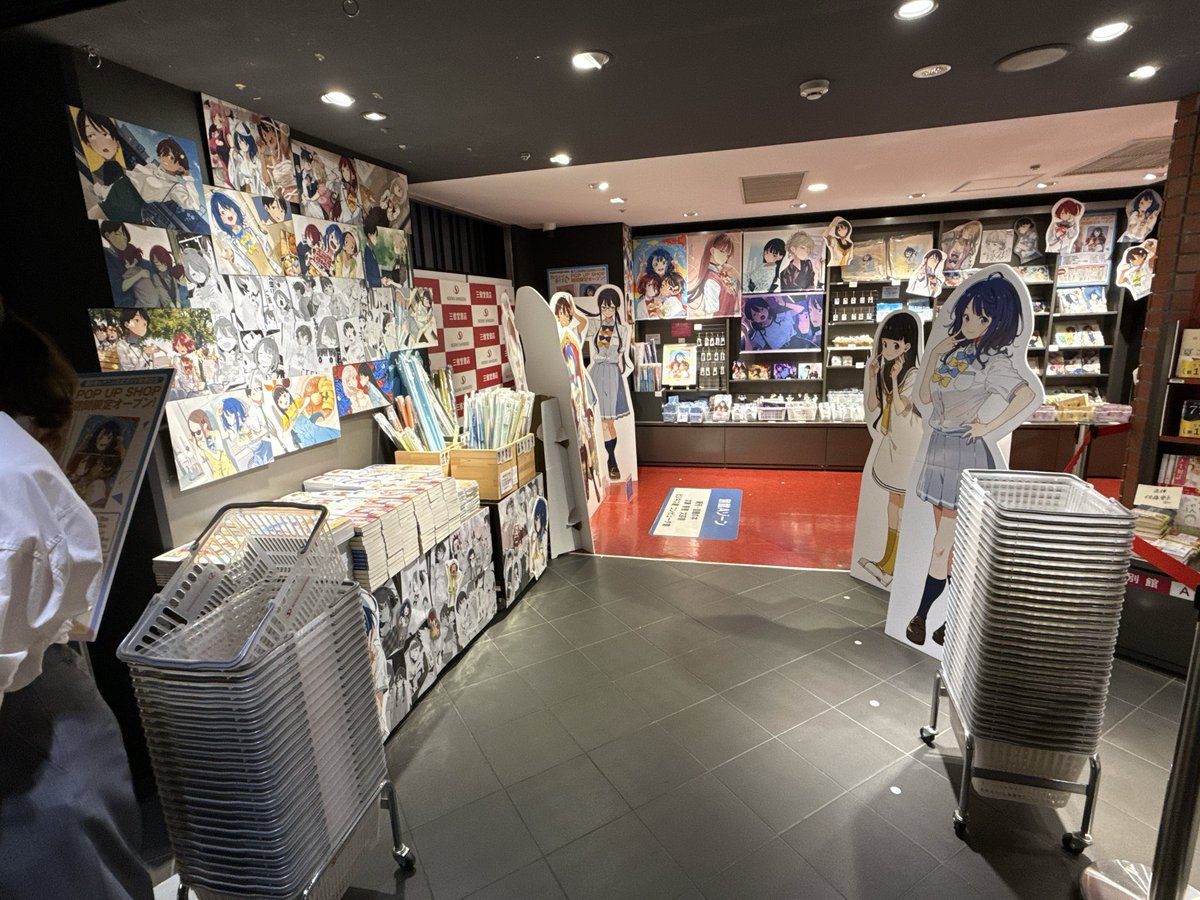 yume_make498's tweet photo. 開店
#三省堂池袋 https://t.co/gMm2vbCm7N
