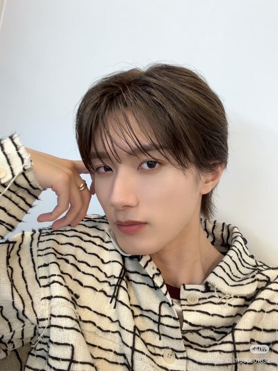 _23jyu's tweet photo. 柔太朗さんの公式RED NOTE（🇨🇳SNS）
日本の気候を一生懸命中国の方に伝えてて可愛い
ここにしか載ってない写真もある（たぶん）

https://t.co/VxRPDcBS52 https://t.co/oidrxhByFE
