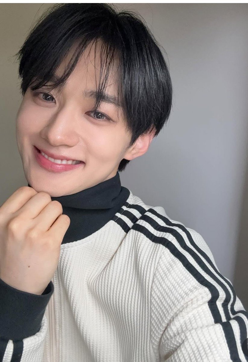cpNc32_2's tweet photo. ヨンスンの☀️굿모닝☀️ｷﾀｰ
笑顔😊✨ https://t.co/duF3Lvg34A