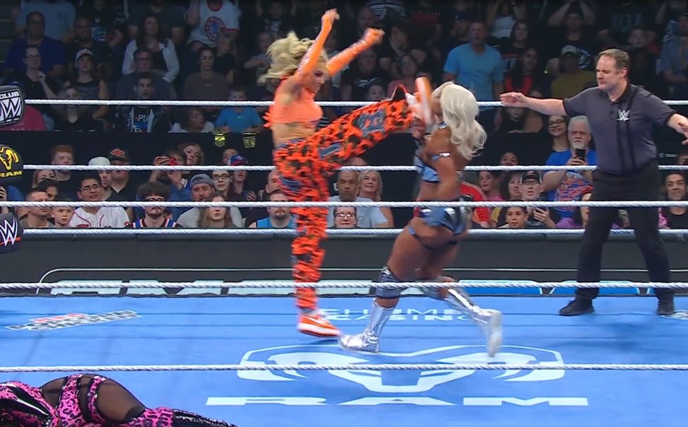 WrestleOps's tweet photo. Jade Cargill defeats Nia Jax via DQ to advance to the Women’s Title Ladder Match at SummerSlam.

#SmackDown https://t.co/3U6YT1mXNM
