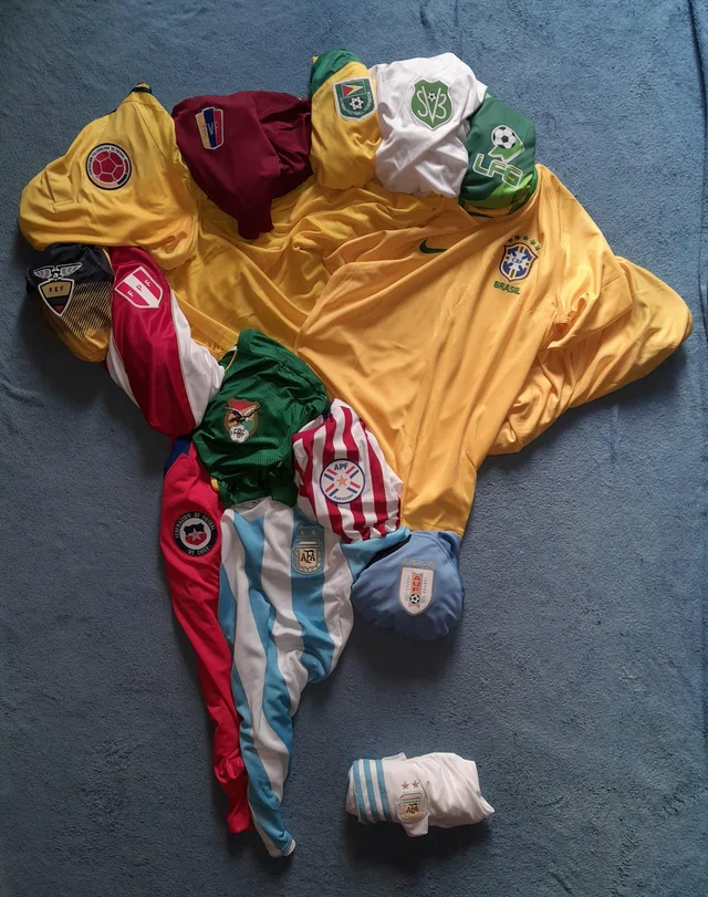 oocbrazill's tweet photo. mapa da américa do sul feito com camisa de seleções https://t.co/xIKZHck81n