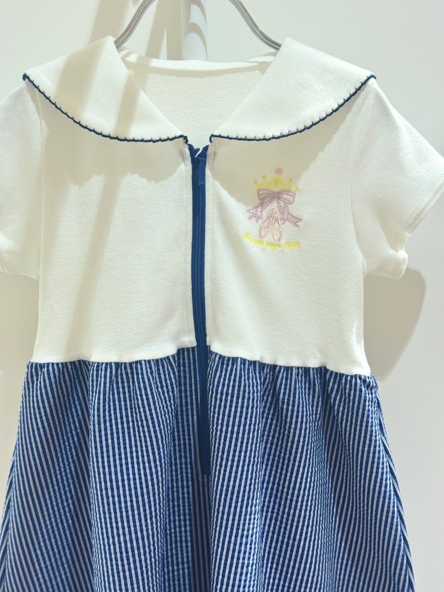 セーラーカラーが可愛い ジップアップワンピース🎀✨ ハーフジップ仕様