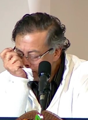 didiore's tweet photo. @danyhurtado_2 Cuanto pagaban por ir a llorar jajajajja https://t.co/HhEhfdoQbK