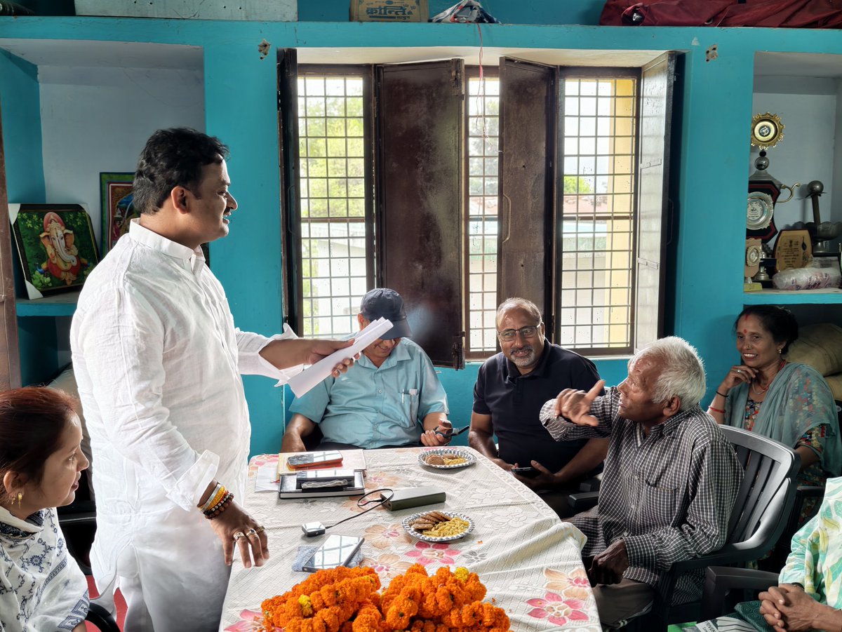 sanjivrishikesh's tweet photo. 📍 ग्राम सभा कस्याली में जनसमस्या एवं जनसंवाद कार्यक्रम

36 — यमकेश्वर के विकास का संकल्प। 🌿

#जनसंवाद #जनसमस्या_कार्यक्रम #कस्याली #यमकेश्वर #जनसेवा #विकसित_यमकेश्वर #SanjeevChauhan https://t.co/20cdW76vke