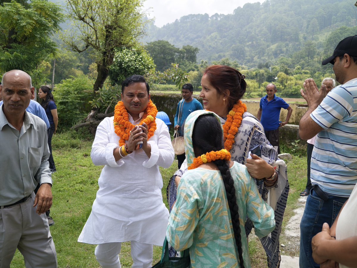 sanjivrishikesh's tweet photo. 📍 ग्राम सभा कस्याली में जनसमस्या एवं जनसंवाद कार्यक्रम

36 — यमकेश्वर के विकास का संकल्प। 🌿

#जनसंवाद #जनसमस्या_कार्यक्रम #कस्याली #यमकेश्वर #जनसेवा #विकसित_यमकेश्वर #SanjeevChauhan https://t.co/20cdW76vke