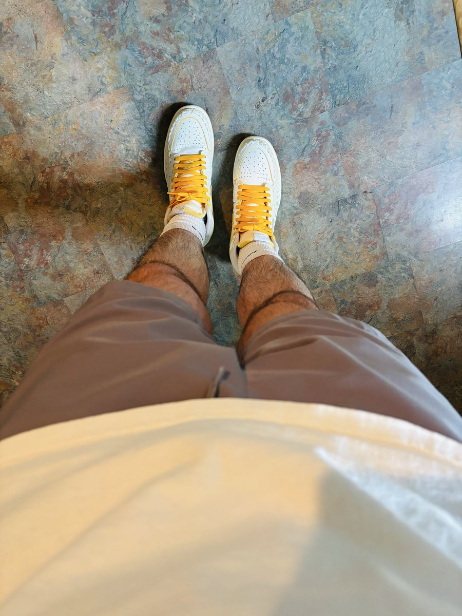 Moonman989's tweet photo. #kotn #yoursneakersaredope 🍹✌🏻🩶💛 https://t.co/b4Qd4VdgTt