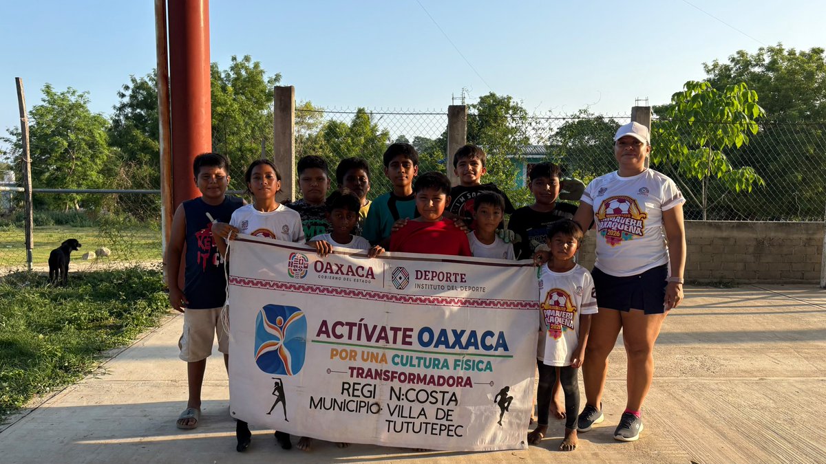 VickyBernal23_'s tweet photo. 🚦 SEMÁFORO DEPORTIVO🚦
Costa #VilladeTututepec  Espacios de actividad física y entrenamiento de fútbol a niñas y niños de comunidades Afromexicanas nunca antes #Activateoaxaca de @DEPORTE_GobOax @SanVillalobo_S tan cerca de ti gracias a @FundacionAHHO @FundacionAHH @FAHHdeporte https://t.co/jhdMZMs4mC