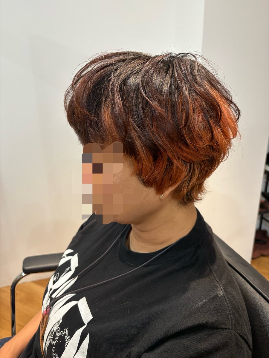 cutjun_kiri7's tweet photo. おはようございます！

昨日は母のカットをしました✂️
湿気で出てくるくせ毛を活かしながらショートウルフに🌟
スタイリングも気に入って貰えました( ｰ̀֊ｰ́ )

本日は12:30以降空きがございます！
3連休スタート日にいかがでしょうか？
お待ちしております👍

https://t.co/hLrDt1KA5J https://t.co/dgoeqSzhQA