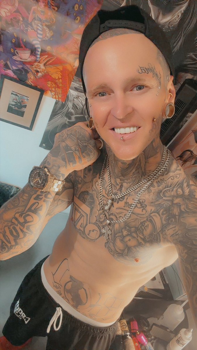 InkMeTwice's tweet photo. You can admire the preview... or find out what everyone else is talking about. 😏 I don't post everything here. The best content lives on my Fansly. Come see for yourself. 🖤 #Fansly #Tattooed #AlternativeModel #TattooLife #Piercings #Inked #AltStyle #LinkInBio https://t.co/d4a2UkIxBN
