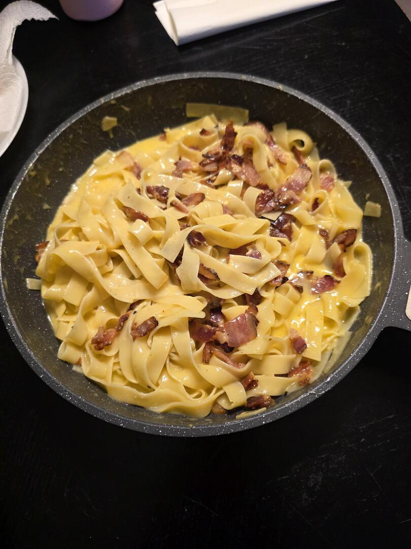 homevsfastfood's tweet photo. [Homemade] Pasta carbonara
#homemadepasta #carbonara #pastalovers #cookingtips #italiancuisine #homecooking #food #recipes #foodpic #foodie #foodlover #cooking #hungry #goodfood #homecookingvsfastfood https://t.co/HeSVxTocTd
