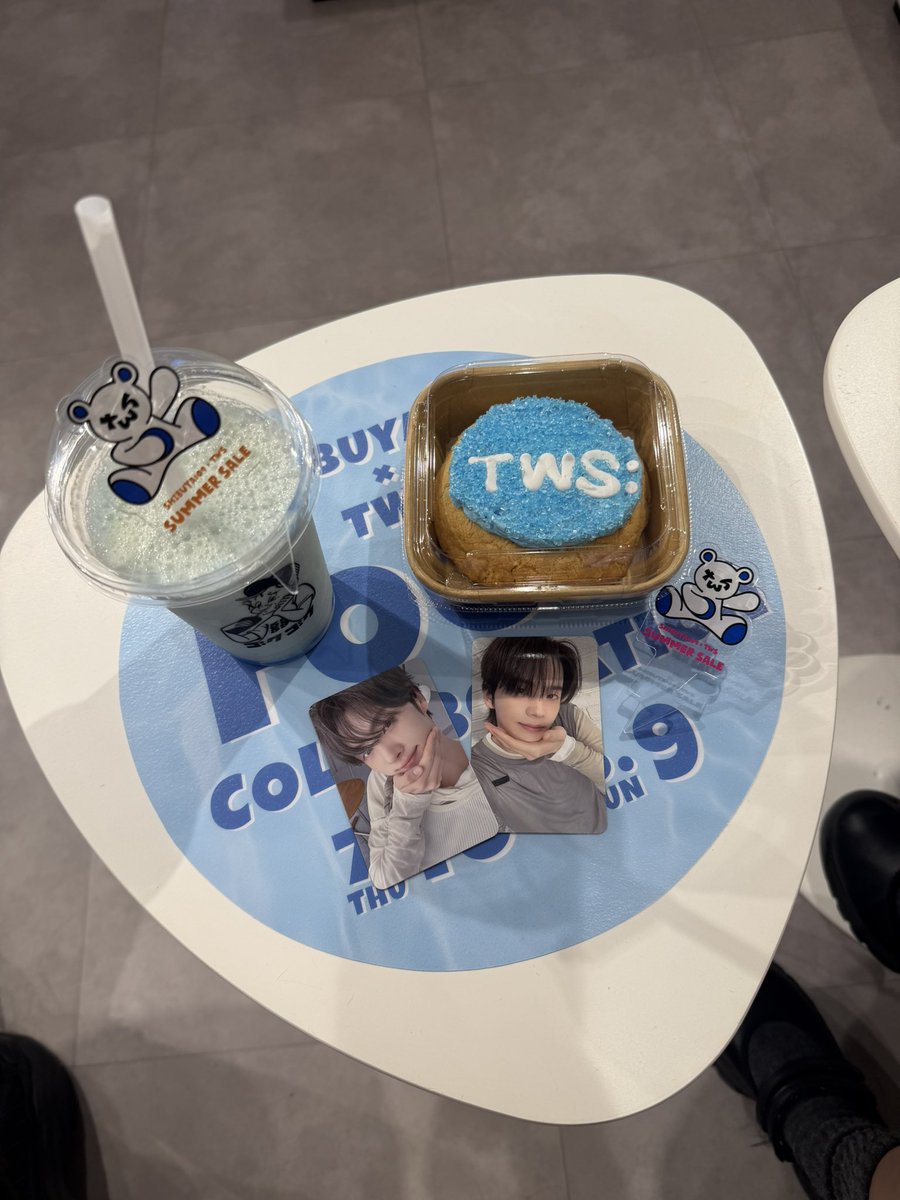 ice_mo0n's tweet photo. 絶対私達が座ってた所で神✨️
推しがオタクの聖地巡礼ってことね了解 https://t.co/FFpTDIvDfs