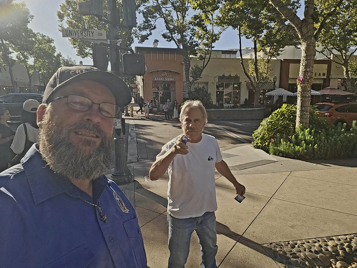 apologistdb's tweet photo. Please praise Gino and I share the gospel in Downtown Palo alto. Thanks! https://t.co/OSHbpimegH