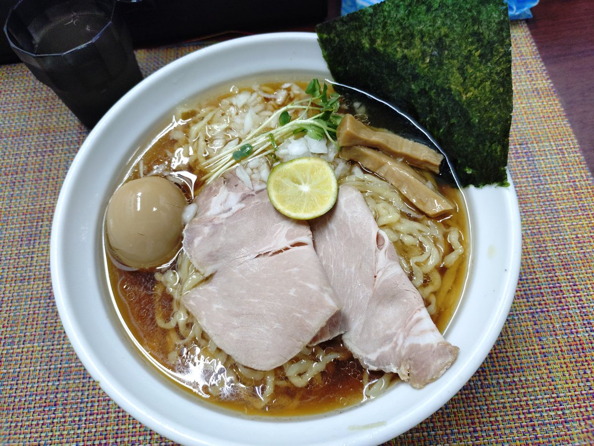 MenLoveGsan's tweet photo. 久しぶりの投稿
今日は府中市場で朝からラーメン
中華そは　たま河
夏季限定の冷やし煮干し＋味玉
キンキンに冷えたスープ、そして煮干しの感じも最高！
すだちのアクセントも効いてて美味かった https://t.co/SGroV56qXt