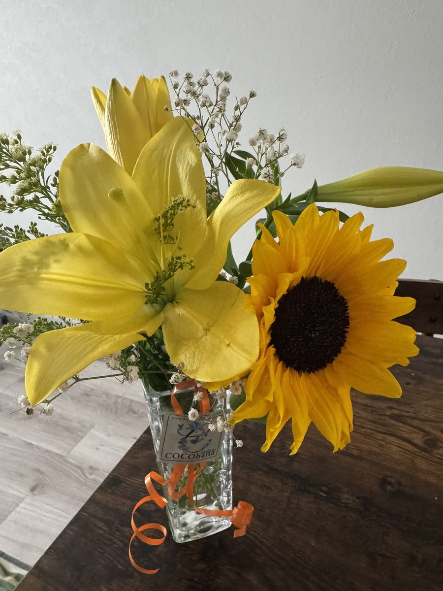 _cottontime_'s tweet photo. お花いただきました✨🌻嬉しいですね🥰 https://t.co/uKJSFTS4gh
