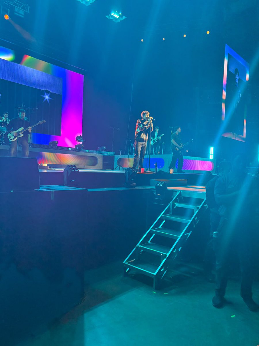 OT5Dailys's tweet photo. Louis Tomlinson has just taken the stage in Toronto 🇨🇦

Head over to @OT5DTour for updates throughout the show!

#HDWGHToronto
#HDWGHWTToronto

via us https://t.co/ZZ07MoTpkf