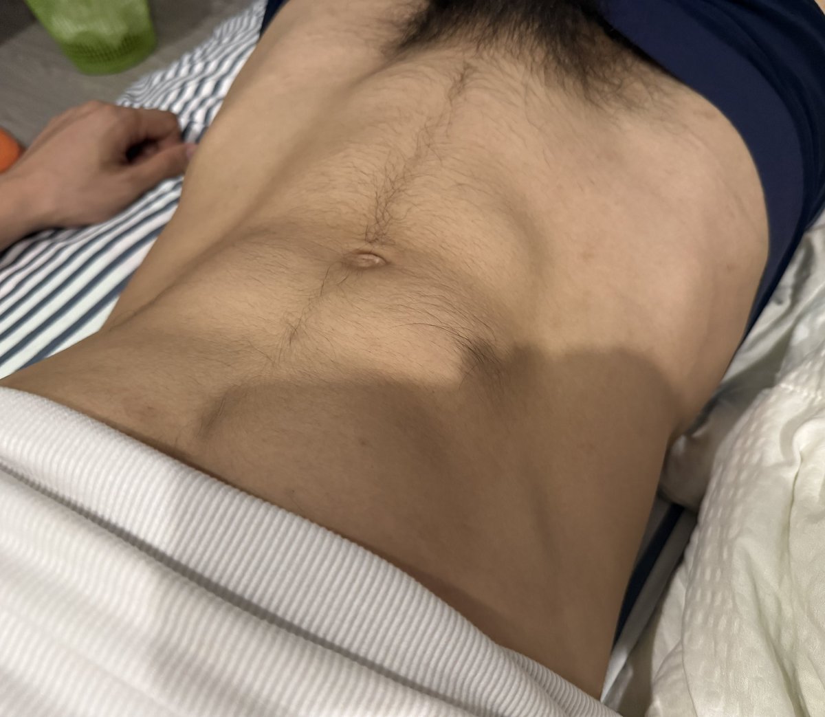 Tom40702889's tweet photo. 打卡 #健身 #腹肌 #肌肉男 https://t.co/3ca8iofWTD
