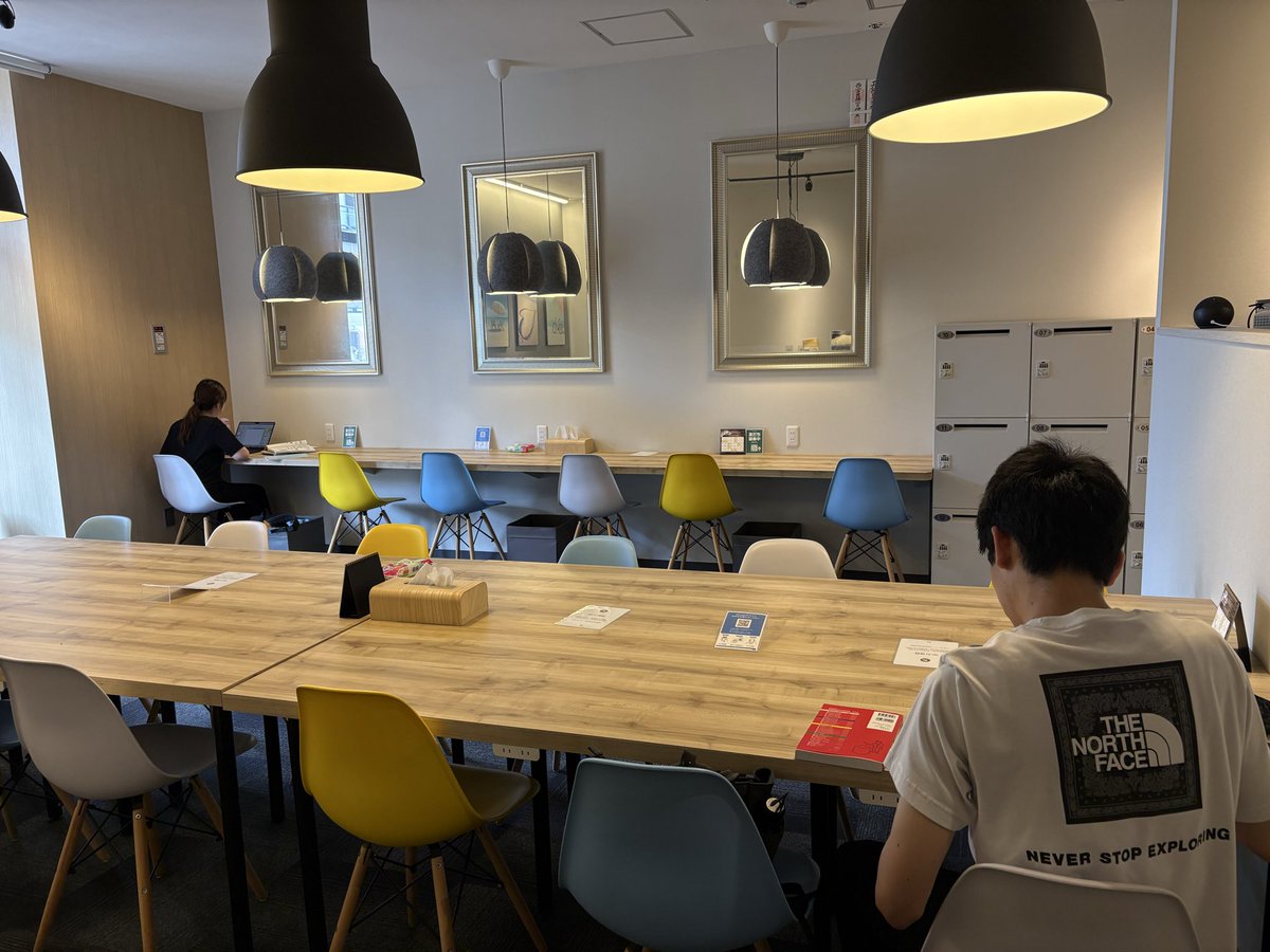 idecolabo's tweet photo. 本日創立記念日で
無料開放デイです。
朝から3人の方ご利用です。
まだまだ余裕あります。 https://t.co/TmilFBG9s7