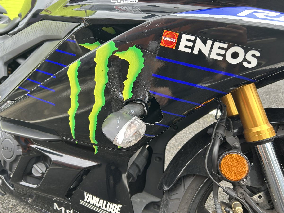 HGOFHAMSTRINGS's tweet photo. バイク売ります。
価格20万円（やや値下げ可能）
YZFR-25 2019motoGP ABS付
千葉県市川市です。

立ちゴケで右ウィンカー付近のカウルだけ割れております。

乗らない自分よりたくさん乗ってくれる人に使って欲しいと思い、売ることにしました。
是非DMお待ちしております。
#YZFR25 #バイク売ります。 https://t.co/C47WGi4FYk