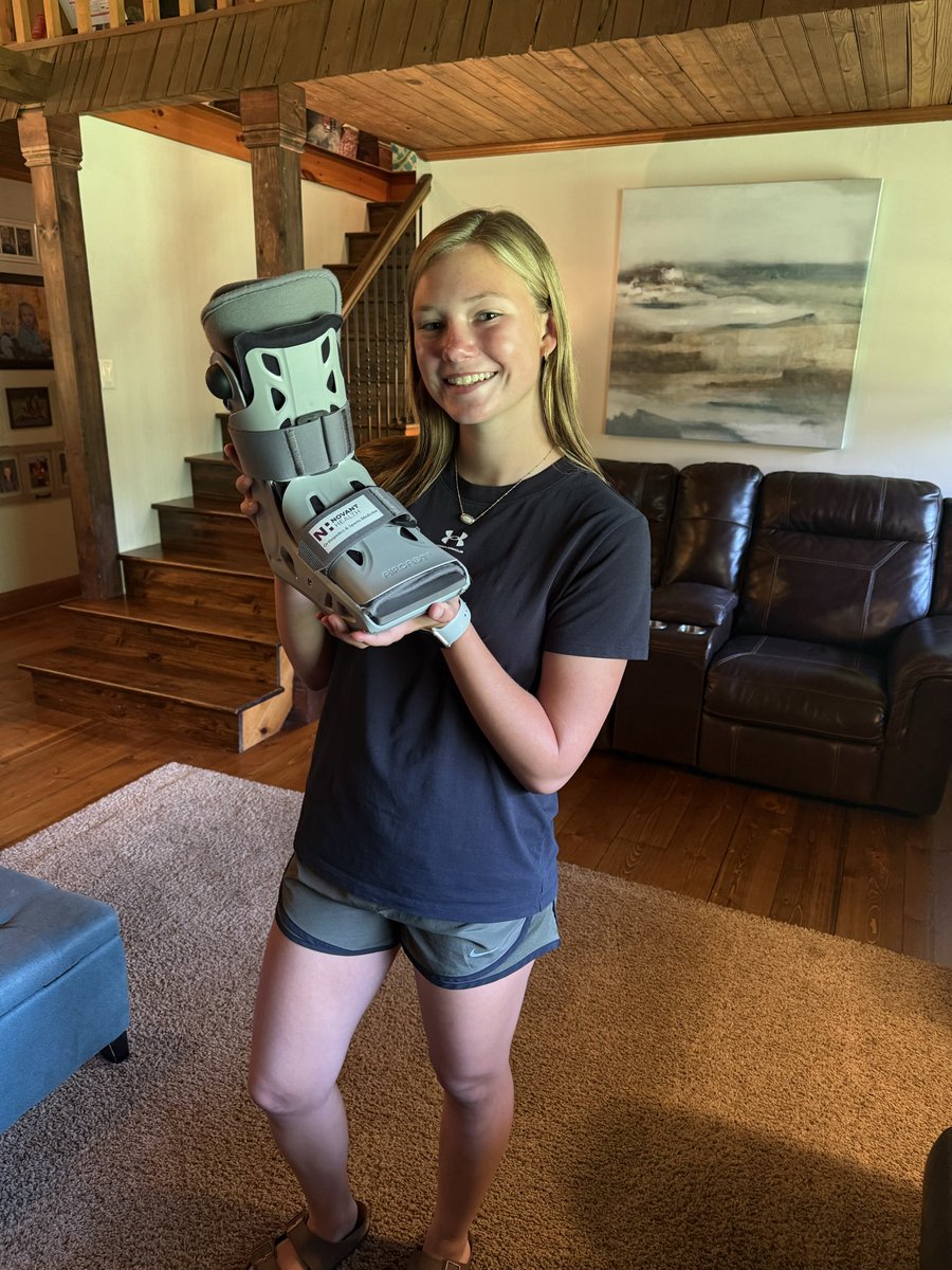 Akivett_12's tweet photo. Officially out of the boot! I'm incredibly thankful for the recovery process and excited to get back to training. Ready to get back on the field and court doing what I love!! https://t.co/FAh5k0jB3a