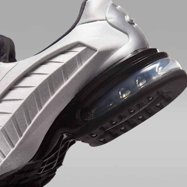 _1STLook's tweet photo. Air Max Dolce (W)

Nike Official Images https://t.co/hl3f1xAuC3