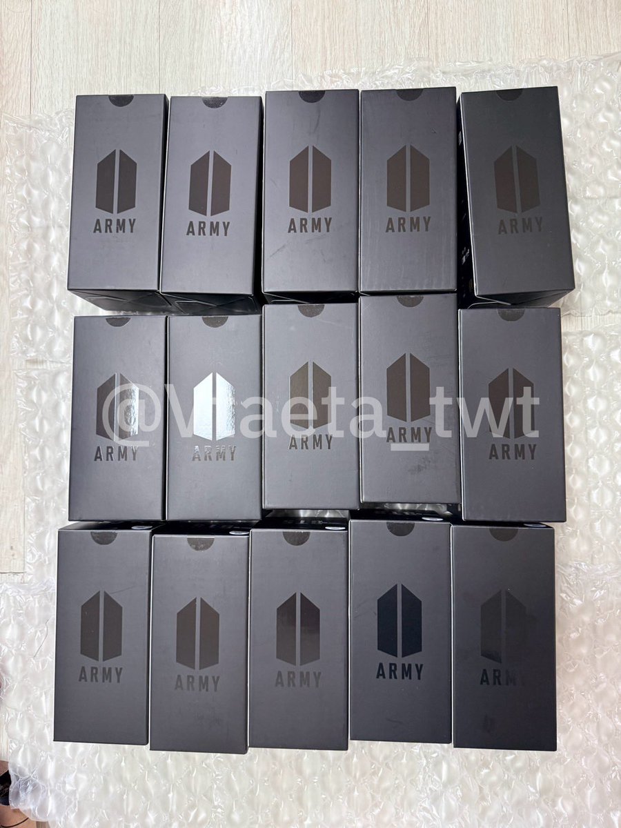 Vtaeta_twt's tweet photo. ⚠️ แท่งไฟรอบพรีกดเกิน 12 แท่ง
🛳️ส่งเรือกลับ

** ของถึงไทยกลางเดือนสิงหา 

❇️ สำหรับใครรอของได้ทักมาได้เลยนะคะ พร้อมส่งกลางเดือนแปดค่ะ 

ราคา 1,590฿ ราคารวมส่งแล้วค่ะ 🚛
https://t.co/4tVKTd7aZs

#ตลาดนัดบังทัน #ตลาดนัดBTS https://t.co/10ZBTneqEH