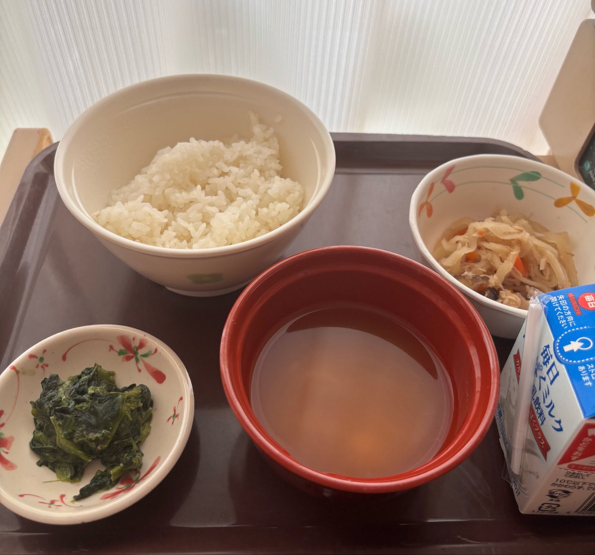 emonavtuber's tweet photo. おはよー！本日退院です。
みなさん優しいお言葉ありがとう…！
まだ傷が痛みますが早めに復帰頑張りますっ！
夢でも配信してました💦 https://t.co/YNUoUIW9oz